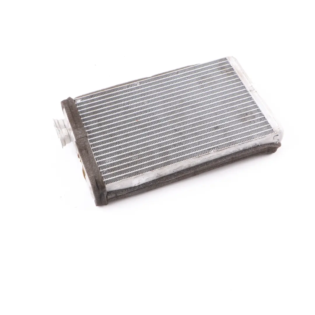 Nagrzewnica Wymiennik Ciepła do BMW G11 G30 G31 o numerze 9361712 BMW G11 G30 G31 Nagrzewnica Wymiennik Ciepła - SKU 9361712 - Numer Części 9361712