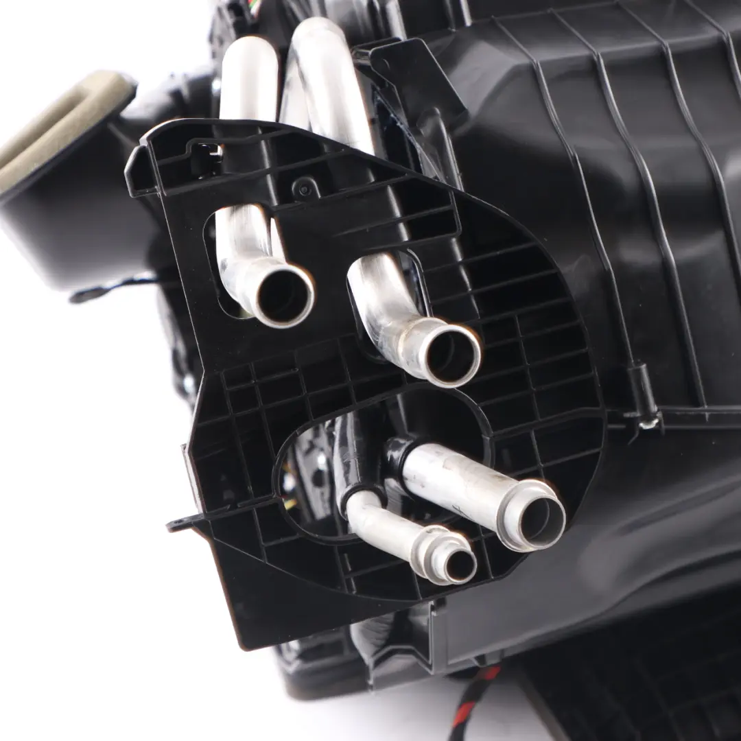 Heater Matrix BMW G11 G30 G31 F90 M5 Air Conditioning A/C Unit Housing to with Part number 9361729 Heater Matrix BMW G11 G30 G31 F90 M5 Air Conditioning A/C Unit Housing - SKU 9361729 - Part number 9361729