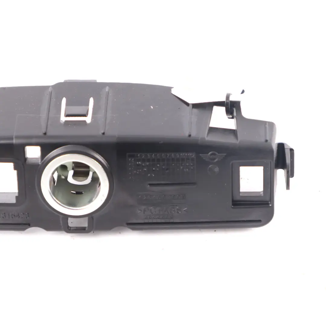 Trim Mini Clubman F54 Console Prise Allumage Cache Allumette Noir pour à propos du numéro de pièce 9376439 Trim Mini Clubman F54 Console Prise Allumage Cache Allumette Noir - SKU 9376439 - Numéro de pièce 9376439