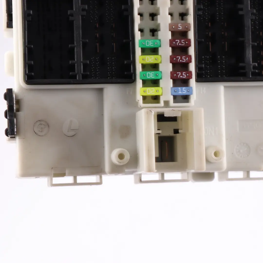 Module contrôle FEM LR01 pour BMW F20 F21 F22 F30 F31 F32 F36 à propos du numéro de pièce 9383182 BMW F20 F21 F22 F30 F31 F32 F36 Module contrôle FEM LR01 - SKU 9383182 - Numéro de pièce 9383182