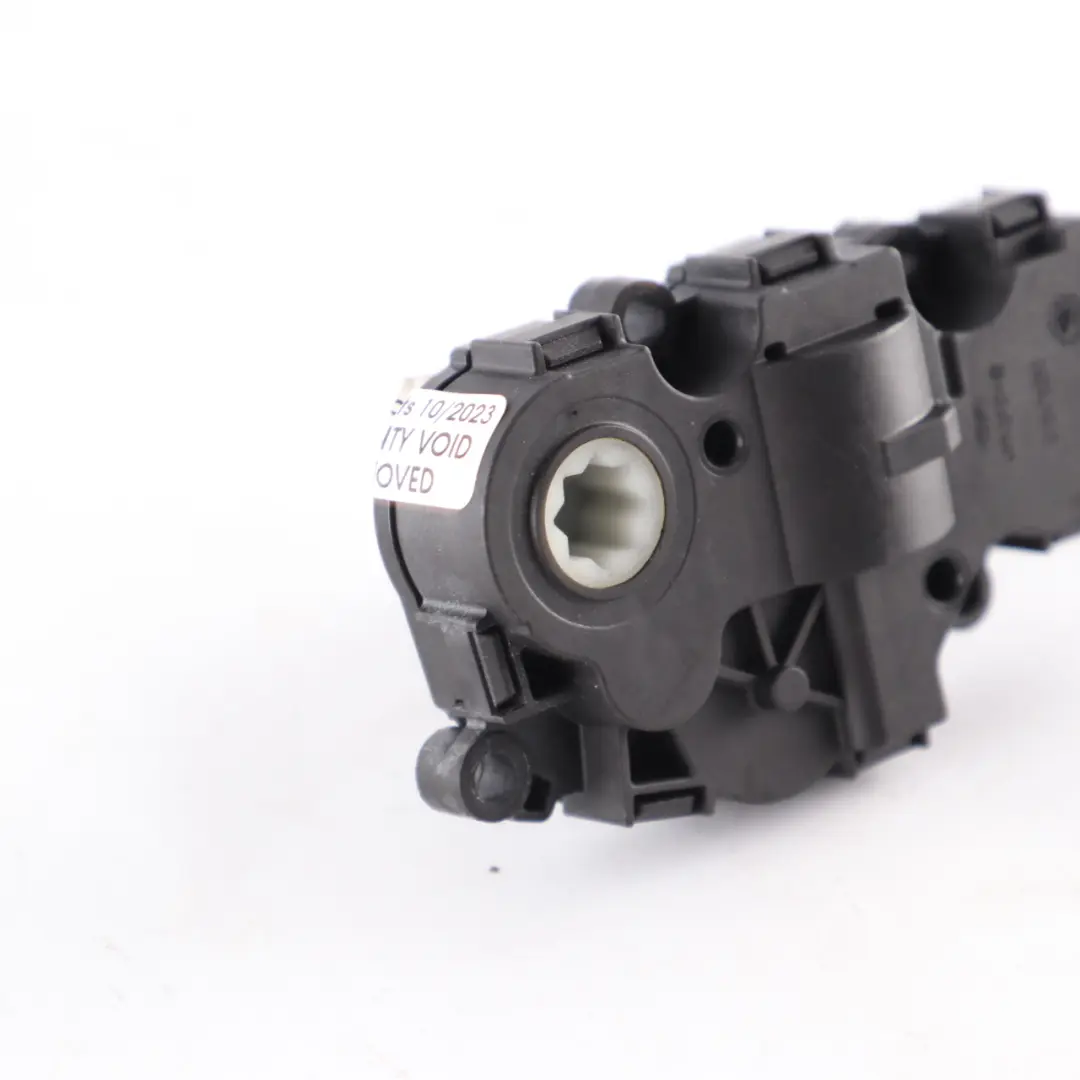 Attuatore Interruttore Motore Riscaldatore per BMW G30 G31 G11 con numero di parte 9384023 BMW G30 G31 G11 Attuatore Interruttore Motore Riscaldatore - SKU 9384023 - Numero di parte 9384023