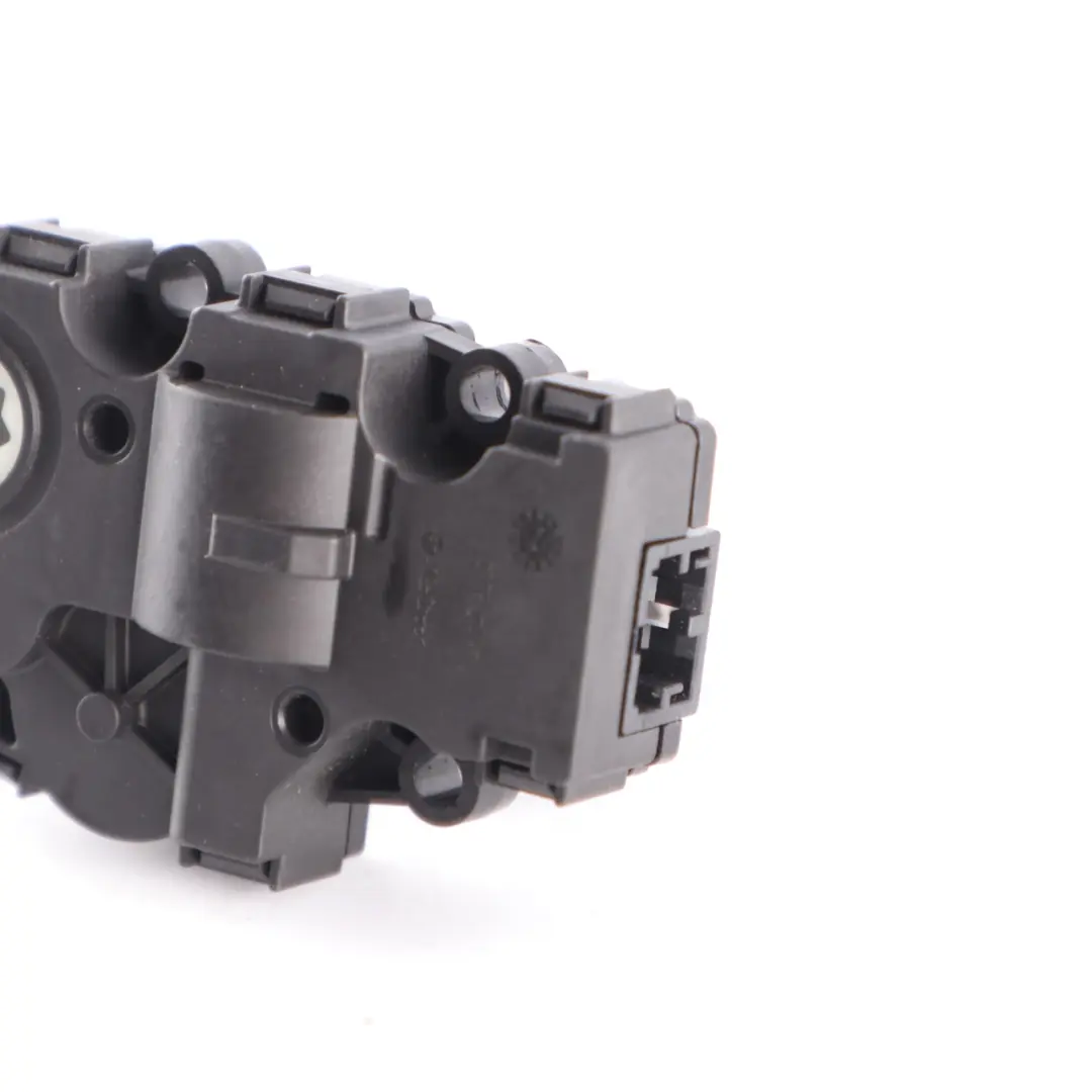 Actuador Interruptor Motor Calentador para BMW G30 G31 G11 con número de pieza 9384023 BMW G30 G31 G11 Actuador Interruptor Motor Calentador - SKU 9384023 - Número de pieza 9384023