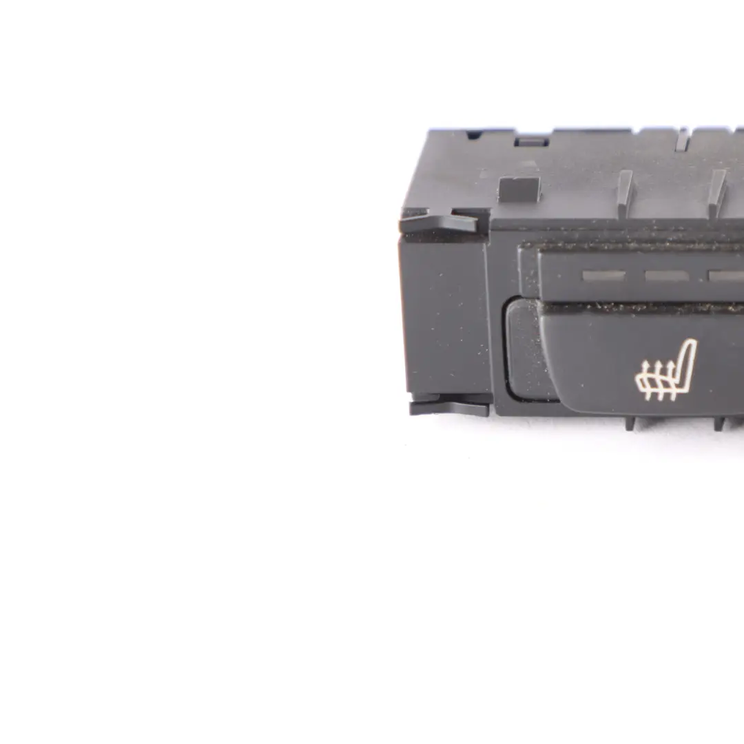 Bouton commutation sièges chauffants arrière gauche pour BMW F10 F30 F32 F36 à propos du numéro de pièce 9384805 BMW F10 F30 F32 F36 Bouton commutation sièges chauffants arrière gauche - SKU 9384805 - Numéro de pièce 9384805