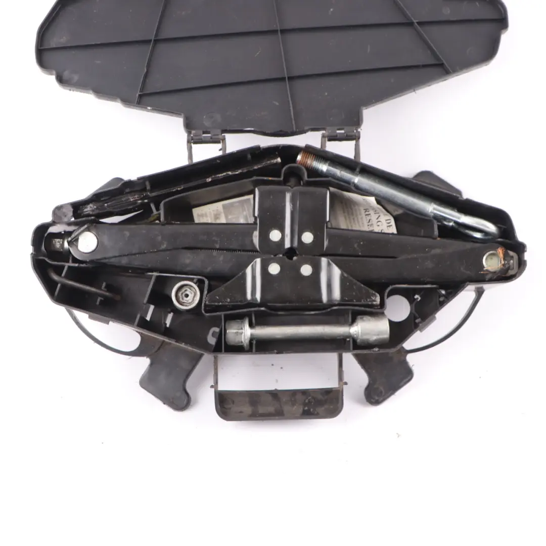 Lifting Jack Tow Hook Tool Kit Set to Renault Trafic Vauxhall Vivaro Car with Part number 93860728 Renault Trafic Vauxhall Vivaro Car Lifting Jack Tow Hook Tool Kit Set - SKU 93860728-1 - Part number 93860728