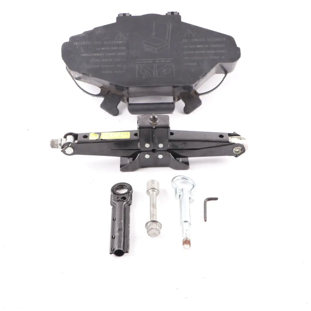 General Motors Reserveradheber Werkzeugsatz GM für GM mit Teilenummer 93860728 GM General Motors Reserveradheber Werkzeugsatz GM - SKU 93860728-1 - Teilenummer 93860728