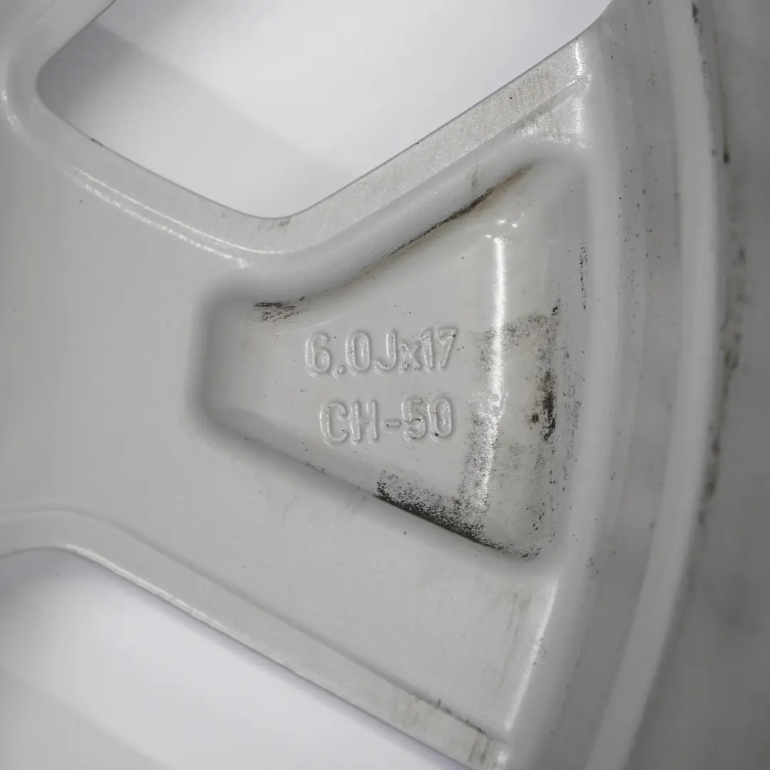 Jante argentée en alliage 17" ET:50 6J pour Renault Trafic 3 à propos du numéro de pièce 93866154 Renault Trafic 3 Jante argentée en alliage 17" ET:50 6J - SKU 93866154-1 - Numéro de pièce 93866154