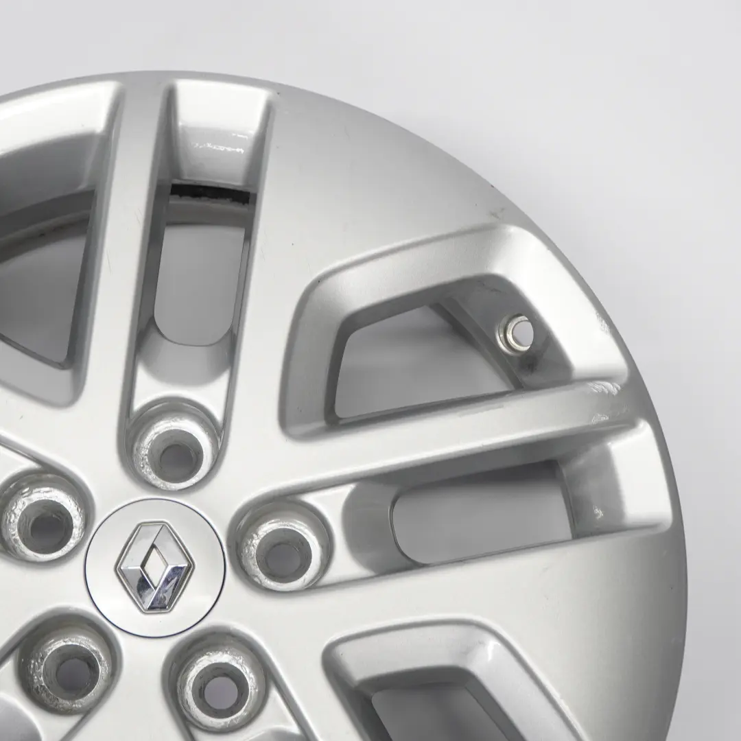 Cerchio in lega 17" ET:50 6J per Renault Trafic 3 Silver con numero di parte 93866154 Renault Trafic 3 Silver Cerchio in lega 17" ET:50 6J - SKU 93866154-1 - Numero di parte 93866154