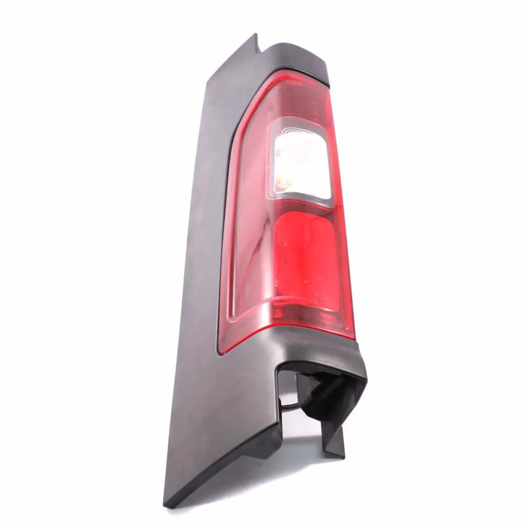 Feu Arrière Renault Trafic X82 Vauxhall Vivaro B Gauche Light pour à propos du numéro de pièce 93867974 Feu Arrière Renault Trafic X82 Vauxhall Vivaro B Gauche Light - SKU 93867974 - Numéro de pièce 93867974