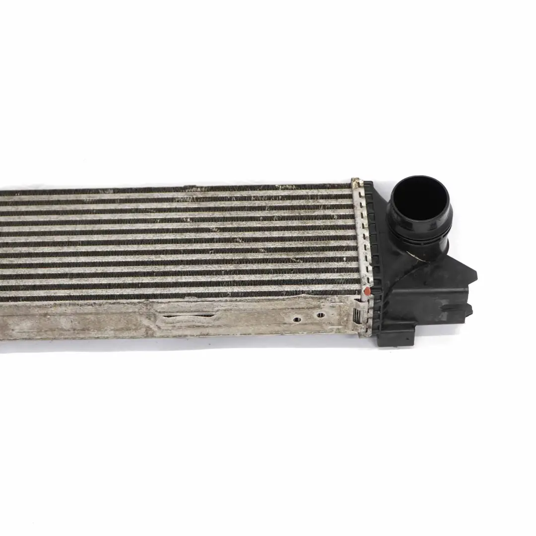 Radiatore sovralimentazione intercooler per Renault Trafic 3 Opel Vivaro B con numero di parte 93868350 Renault Trafic 3 Opel Vivaro B Radiatore sovralimentazione intercooler - SKU 93868350 - Numero di parte 93868350