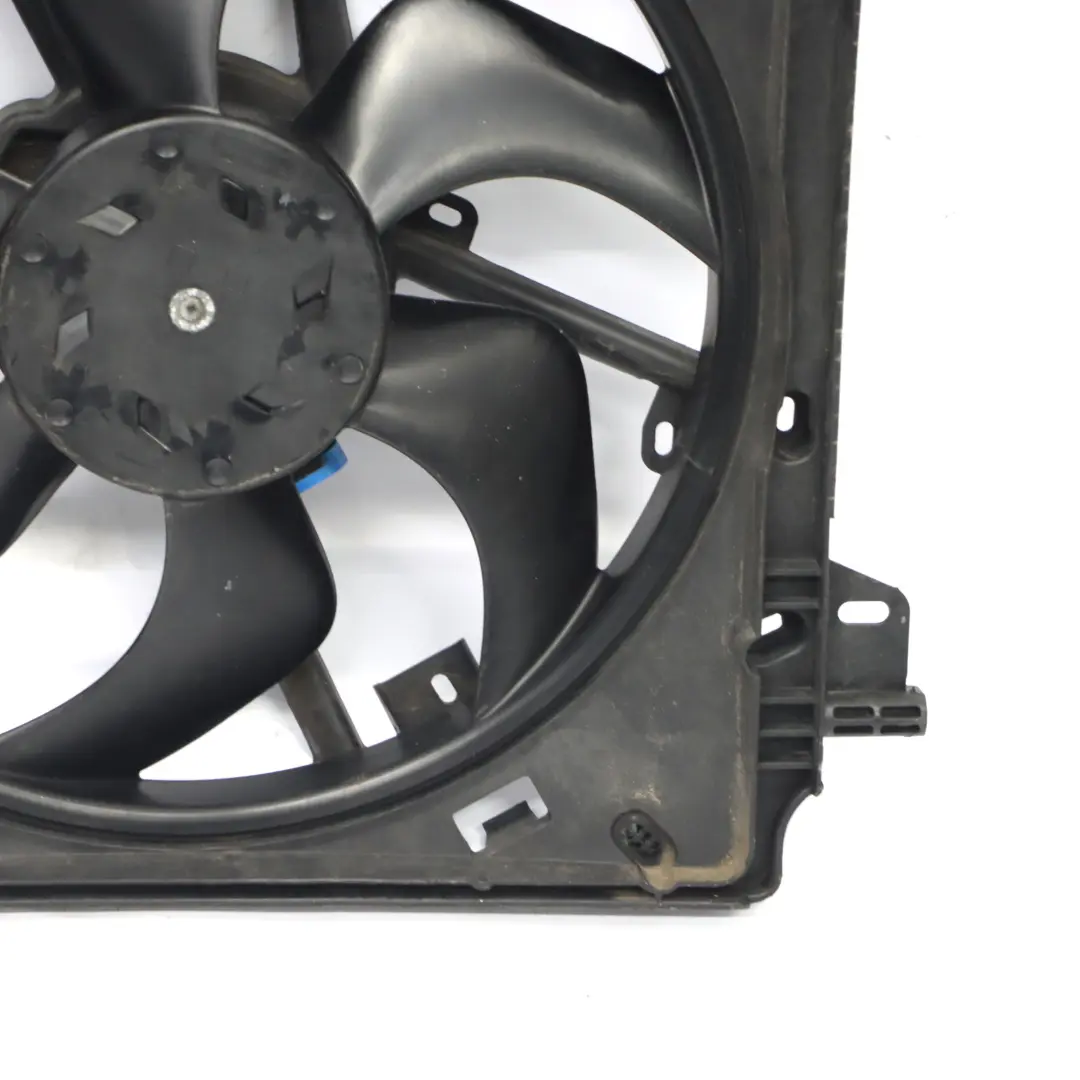 Refrigeración Radiador Ventilador Carena para Renault Trafic 3 Vivaro B 1.6 DCI Motor con número de pieza 93868357 Renault Trafic 3 Vivaro B 1.6 DCI Motor Refrigeración Radiador Ventilador Carena - SKU 93868357 - Número de pieza 93868357