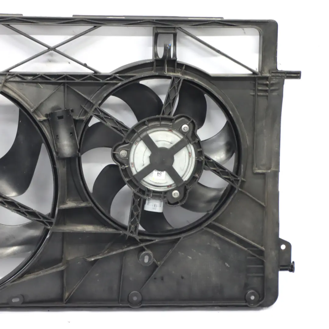 Refrigeración Radiador Ventilador Carena para Renault Trafic 3 Vivaro B 1.6 DCI Motor con número de pieza 93868357 Renault Trafic 3 Vivaro B 1.6 DCI Motor Refrigeración Radiador Ventilador Carena - SKU 93868357 - Número de pieza 93868357