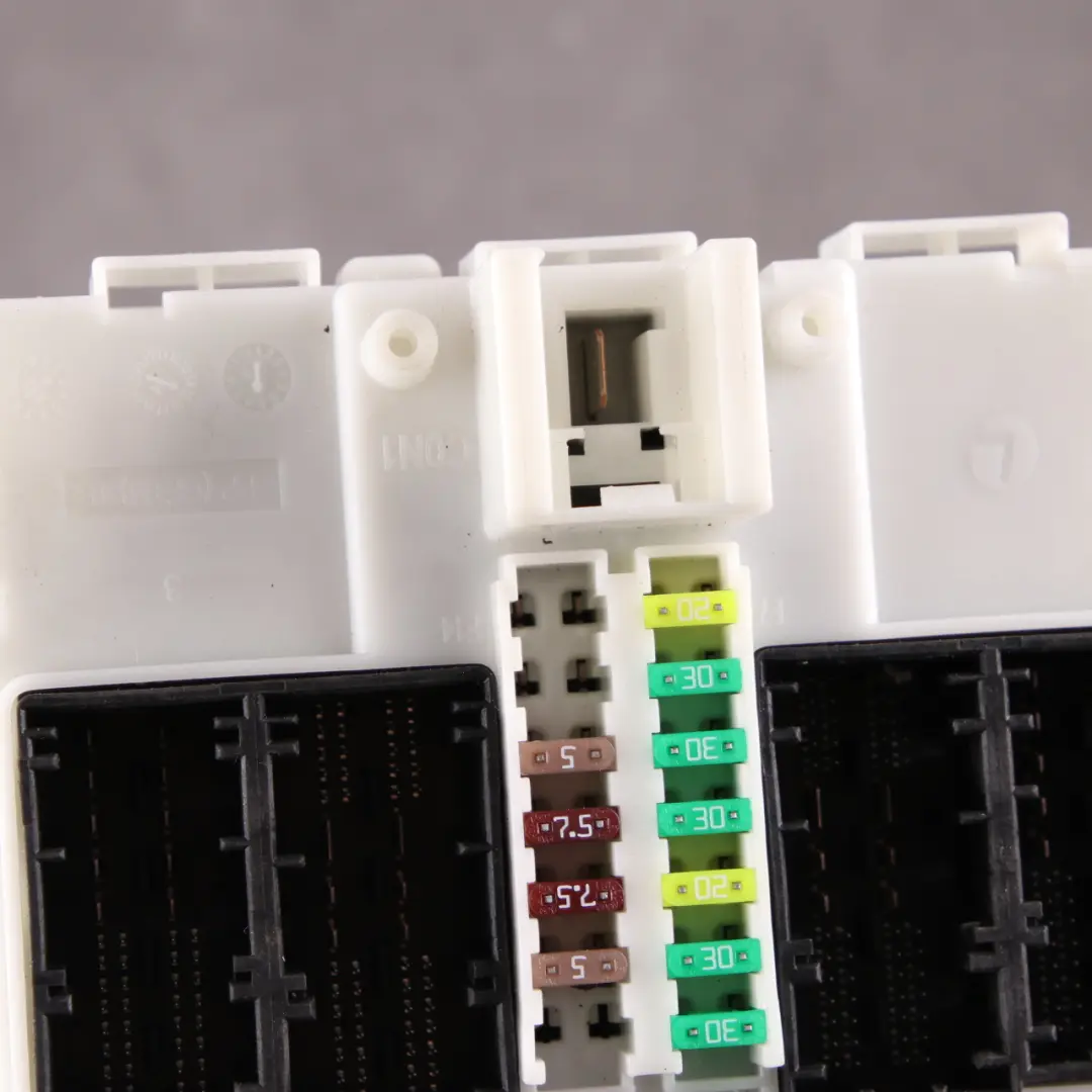 ECU Cuerpo Controlador De Dominio BDC Módulo para Mini One F54 F55 F56 F60 con número de pieza 9387226 Mini One F54 F55 F56 F60 ECU Cuerpo Controlador De Dominio BDC Módulo - SKU 9387226 - Número de pieza 9387226