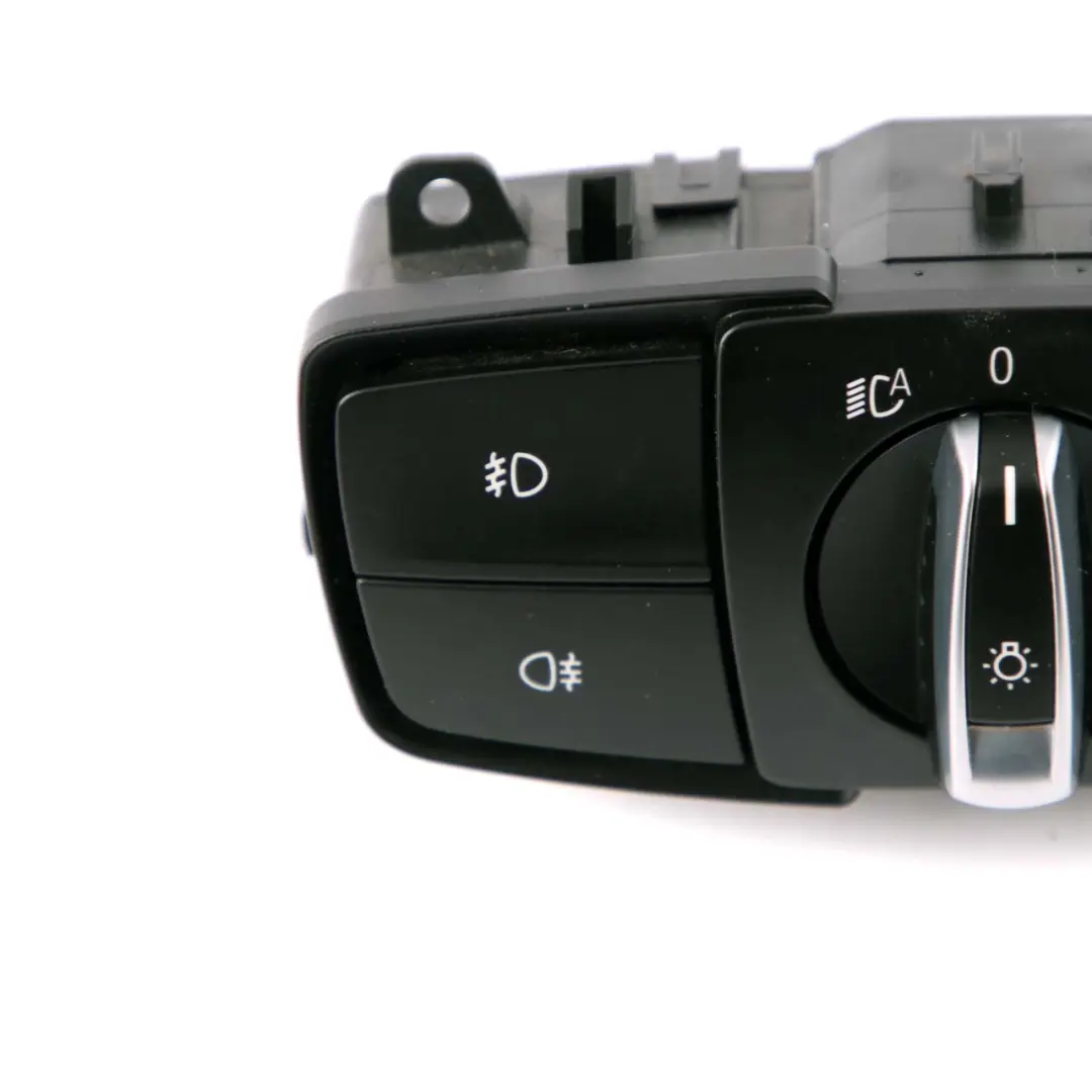 Przełącznik Świateł Czarny do BMW X5 F15 F45 F46 o numerze 9390204 BMW X5 F15 F45 F46 Przełącznik Świateł Czarny - SKU 9390204 - Numer Części 9390204