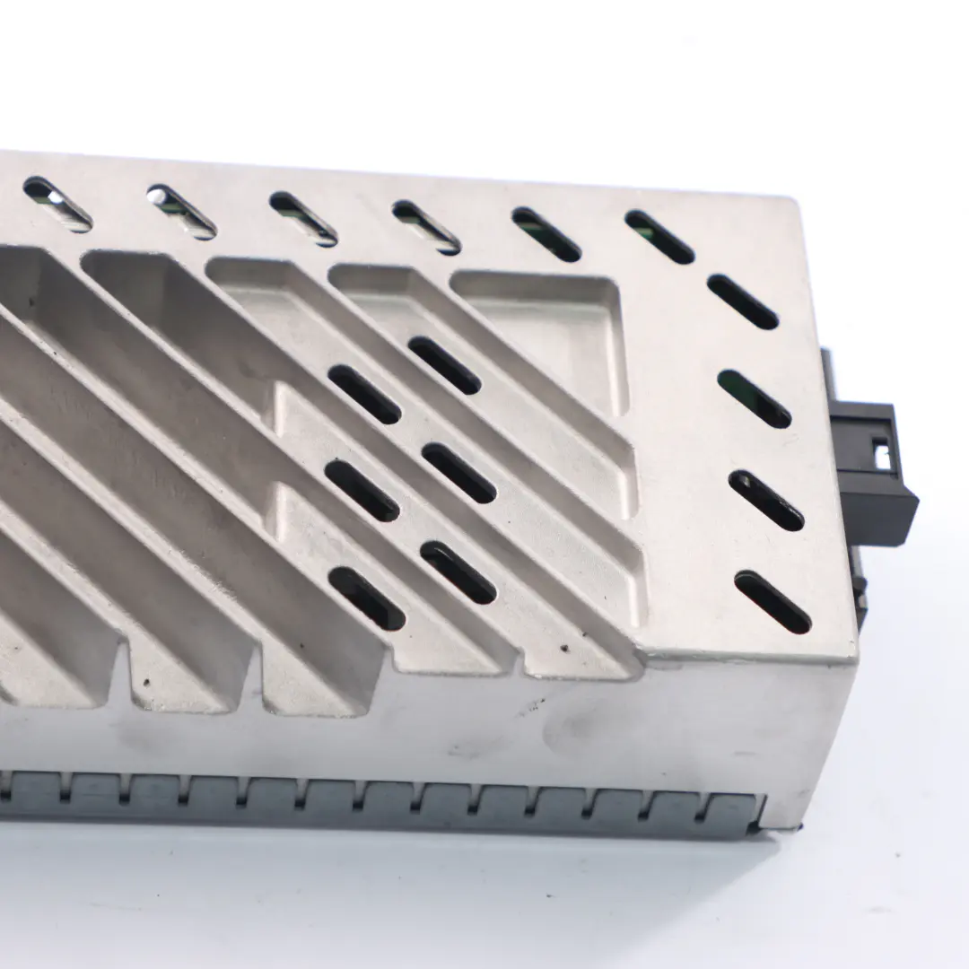 Amplificador de audio Harman Kardon Surround Sound para BMW F25 F26 F15 F16 con número de pieza 9393182 BMW F25 F26 F15 F16 Amplificador de audio Harman Kardon Surround Sound - SKU 9393182 - Número de pieza 9393182