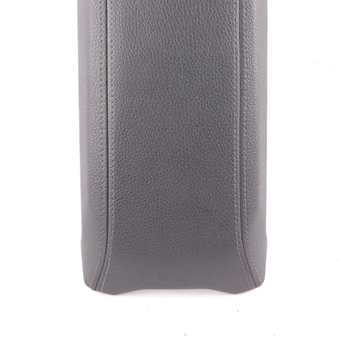 Consola Central Reposabrazos Cuero Perforado Negro para BMW F40 con número de pieza 9460091 BMW F40 Consola Central Reposabrazos Cuero Perforado Negro - SKU 9460086 - Número de pieza 9460091