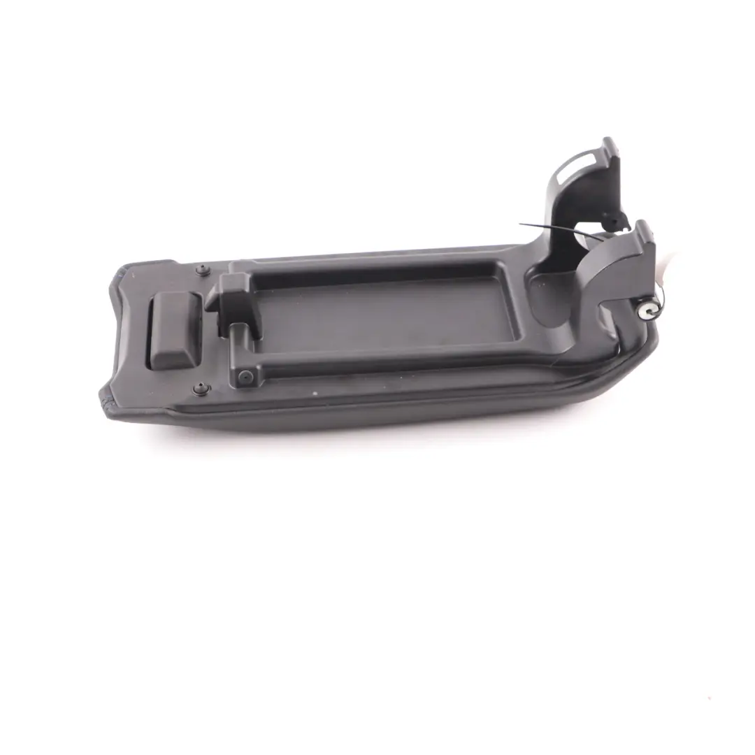 Mittelkonsole Armlehne Miko Leder Dakota schwarz blau genäht für BMW F40 mit Teilenummer 9460090 BMW F40 Mittelkonsole Armlehne Miko Leder Dakota schwarz blau genäht - SKU 9460090 - Teilenummer 9460090