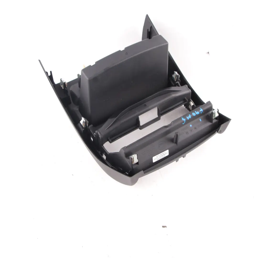 Centre Console BMW G30 G31 Air Vent Cover Covering Panel Black 9493421 to Rear with Part number 9461760 Rear Centre Console BMW G30 G31 Air Vent Cover Covering Panel Black 9493421 - SKU 9461760 - Part number 9461760