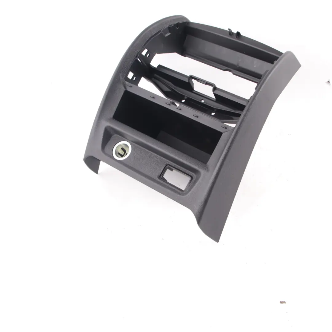 Centre Console BMW G30 G31 Air Vent Cover Covering Panel Black 9493421 to Rear with Part number 9461760 Rear Centre Console BMW G30 G31 Air Vent Cover Covering Panel Black 9493421 - SKU 9461760 - Part number 9461760