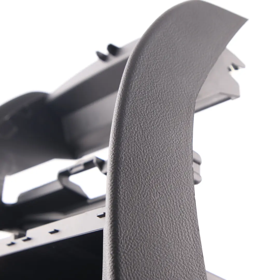 Centre Console BMW G30 G31 Air Vent Cover Covering Panel Black 9493421 to Rear with Part number 9461760 Rear Centre Console BMW G30 G31 Air Vent Cover Covering Panel Black 9493421 - SKU 9461760 - Part number 9461760