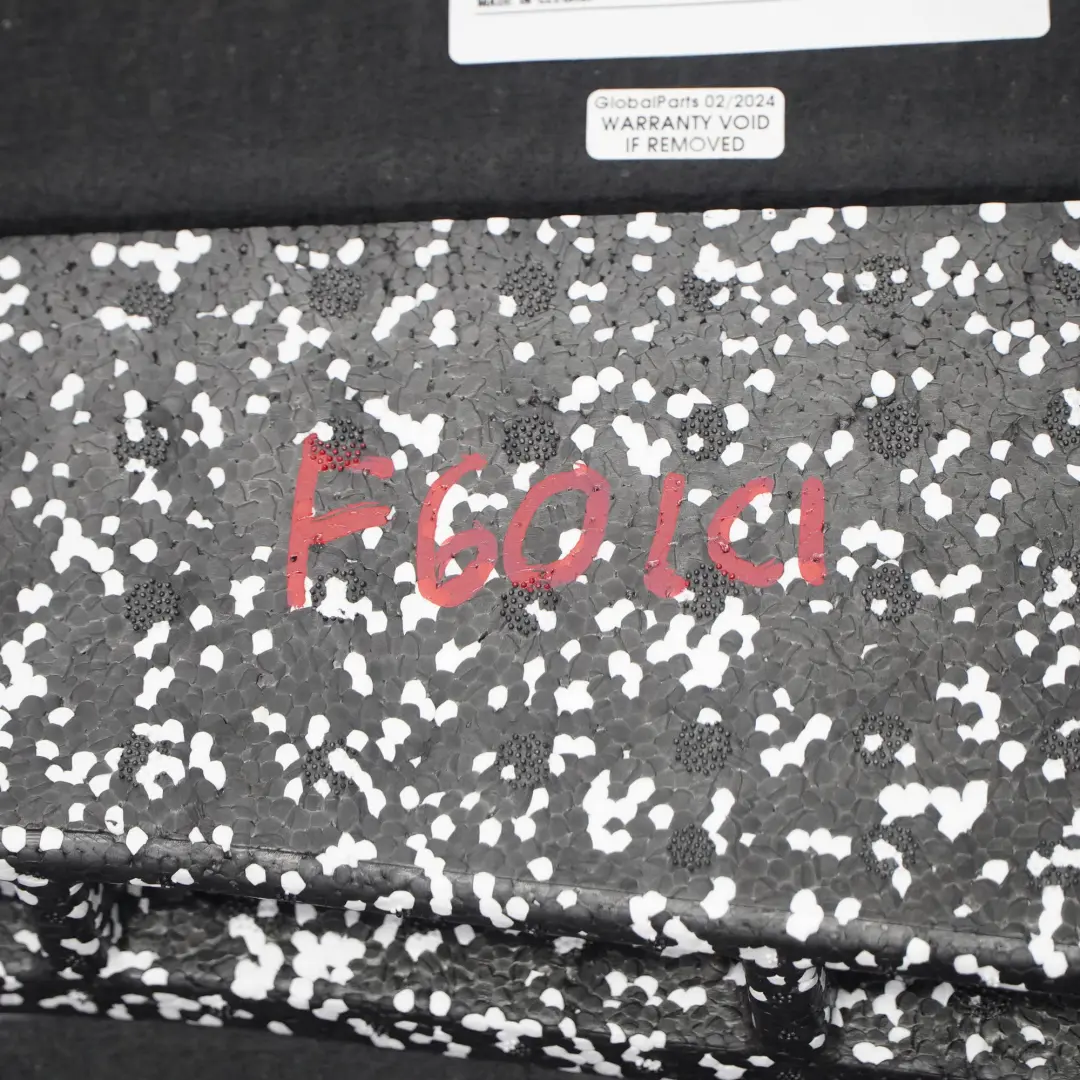 Boczek Bagażnika Osłona Wnętrza Lewa do Mini Countryman F60 o numerze 9462167 Mini Countryman F60 Boczek Bagażnika Osłona Wnętrza Lewa - SKU 9462167 - Numer Części 9462167