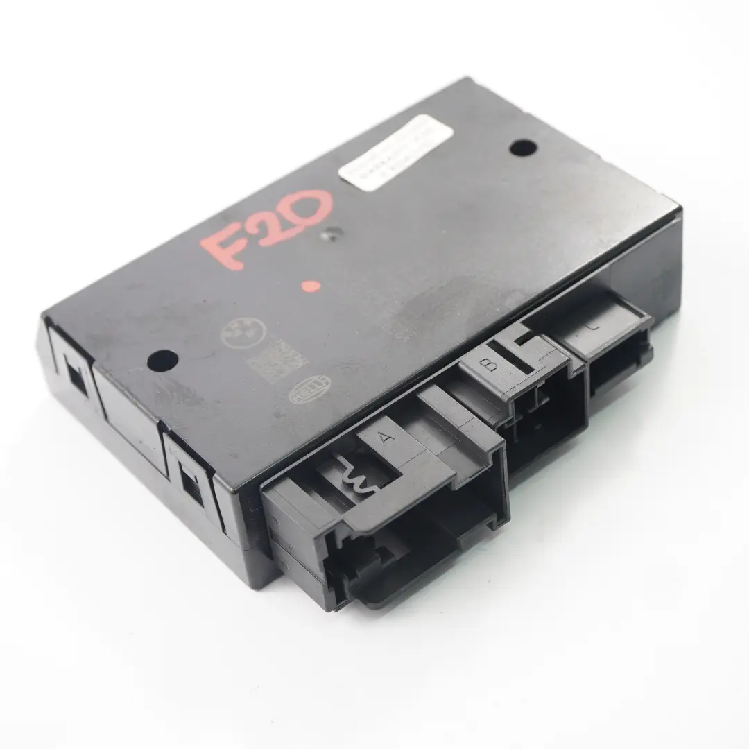 Gancio di traino Modulo di controllo per BMW F20 F21 F30 F31 F32 con numero di parte 9463373 BMW F20 F21 F30 F31 F32 Gancio di traino Modulo di controllo - SKU 9463373 - Numero di parte 9463373