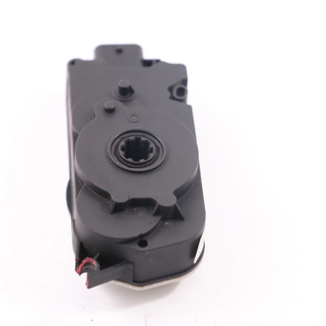 Motore otturatore griglia superiore Griglia Attiva Attuatore Griglia per BMW G20 con numero di parte 9464870 BMW G20 Motore otturatore griglia superiore Griglia Attiva Attuatore Griglia - SKU 9464870-1 - Numero di parte 9464870
