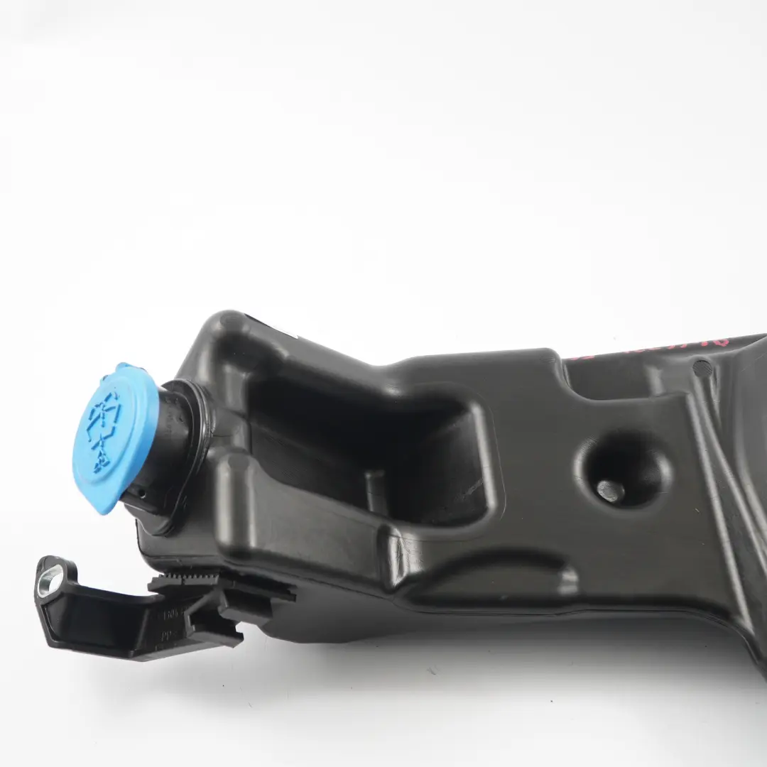 Mini Countryman F60 B48E Bouteille de lave-glace Réservoir de liquide 7494821 - SKU 9466731 - Numéro de pièce 9466731