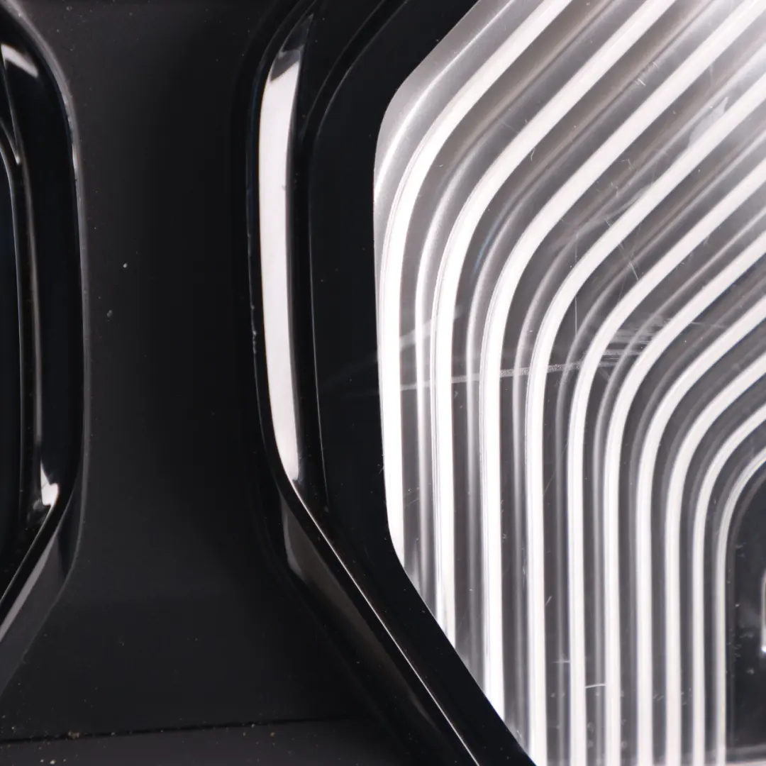 Dachleuchte Schalter Panel SoS Hochglanz Schwarz für BMW G30 G31 F90 mit Teilenummer 9472162 BMW G30 G31 F90 Dachleuchte Schalter Panel SoS Hochglanz Schwarz - SKU 9472162 - Teilenummer 9472162