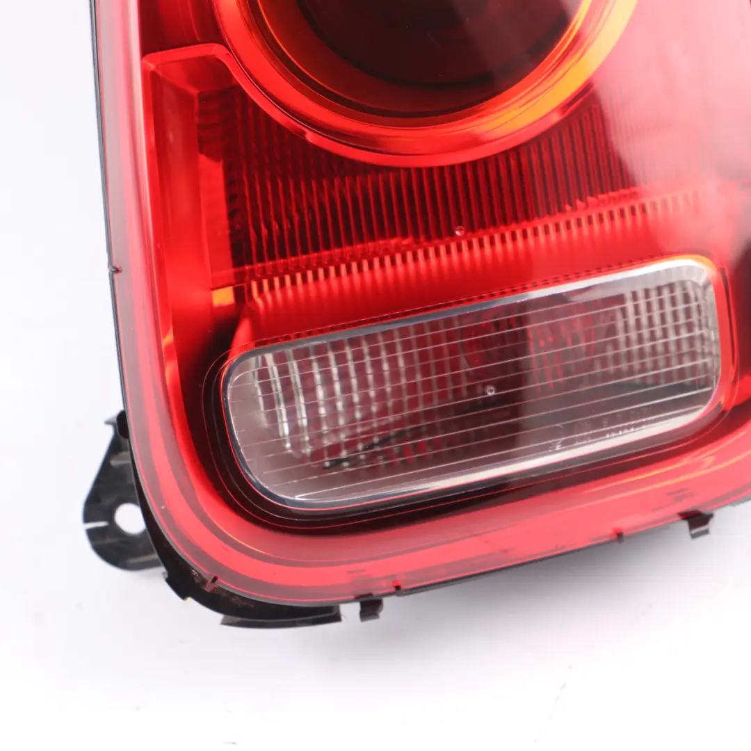 Luz Trasera Derecha Panel Lateral Luz Trasera 7401718 para Mini Countryman F60 con número de pieza 9477152 Mini Countryman F60 Luz Trasera Derecha Panel Lateral Luz Trasera 7401718 - SKU 9477152 - Número de pieza 9477152