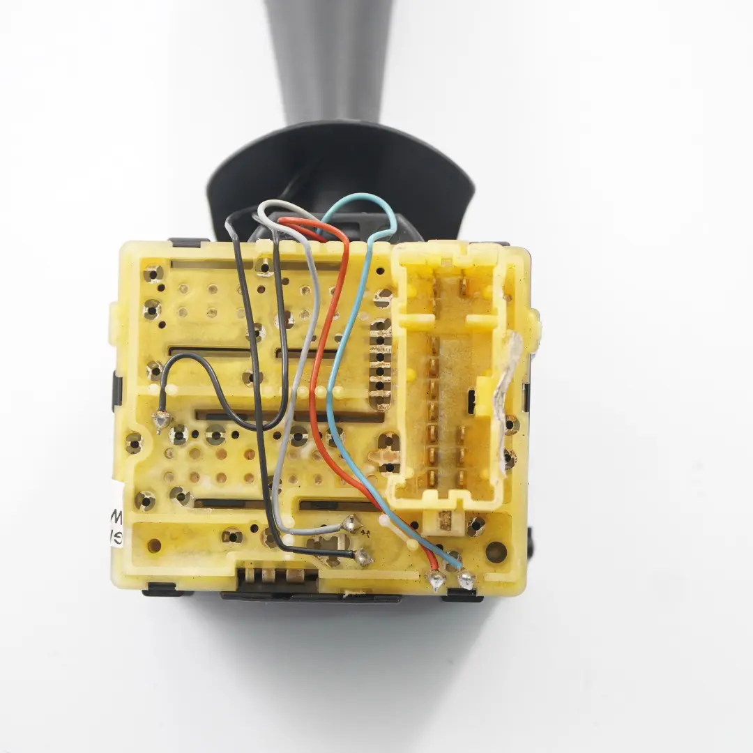 Columna de Dirección Limpiaparabrisas Interruptor para Opel Vivaro B Trafic con número de pieza 95517227 Opel Vivaro B Trafic Columna de Dirección Limpiaparabrisas Interruptor - SKU 95517227 - Número de pieza 95517227