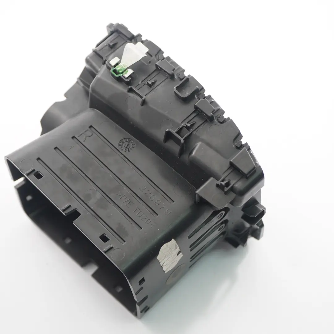 Vent Dashboard Dash Right O/S Centre Grille to Vauxhall Vivaro B Air with Part number 95517495 Vauxhall Vivaro B Air Vent Dashboard Dash Right O/S Centre Grille - SKU 95517495 - Part number 95517495