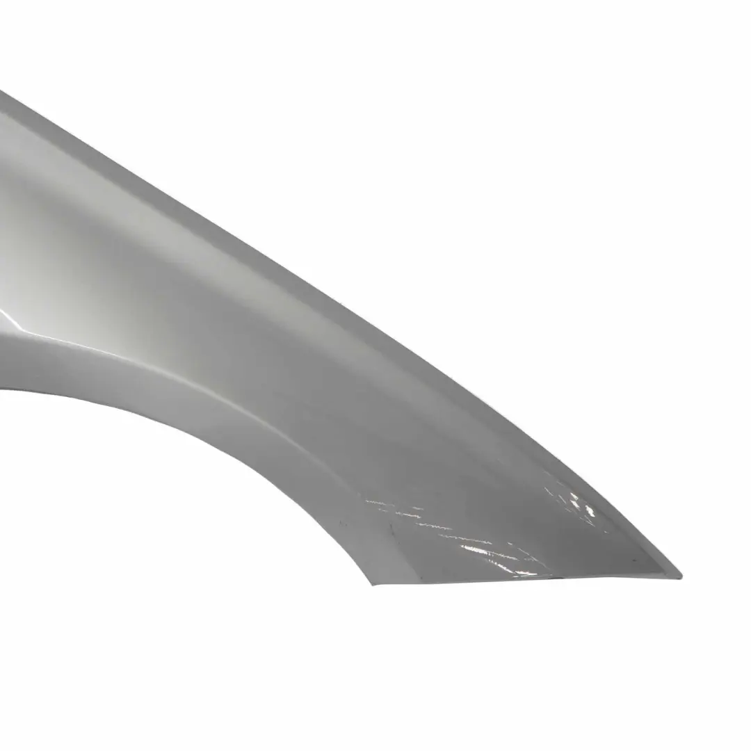 Panel lateral ala guardabarros delantero derecho Glacier Silver A83 para BMW F30 F31 con número de pieza 9621598 BMW F30 F31 Panel lateral ala guardabarros delantero derecho Glacier Silver A83 - SKU 9621598-GSB1 - Número de pieza 9621598