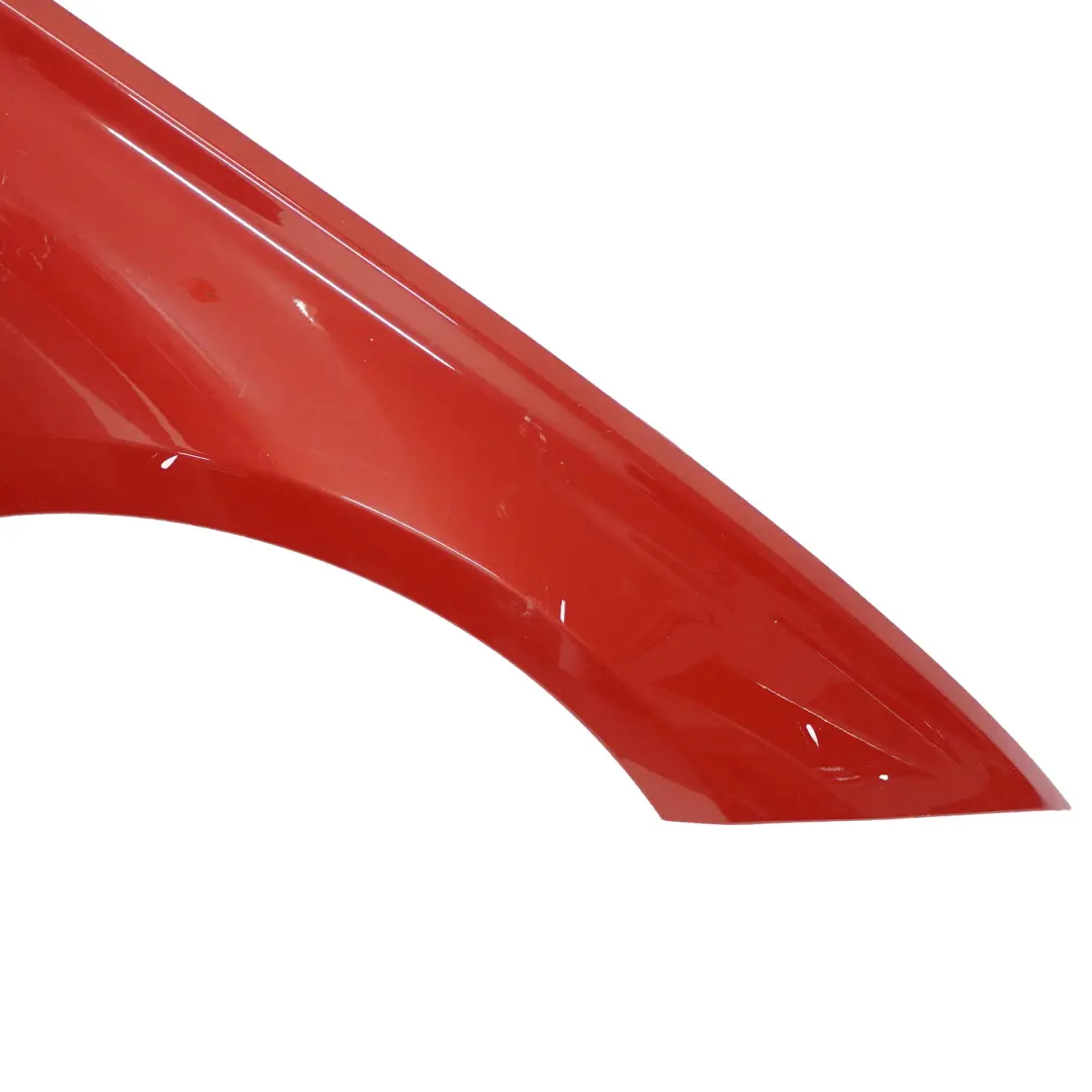 Panel Lateral Ala Guardabarros Delantero Derecho Melbourne Red - A75 para BMW F30 F31 con número de pieza 9621598 BMW F30 F31 Panel Lateral Ala Guardabarros Delantero Derecho Melbourne Red - A75 - SKU 9621598-MRT - Número de pieza 9621598