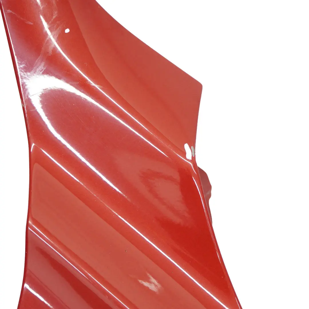 Panel Lateral Ala Guardabarros Delantero Derecho Melbourne Red - A75 para BMW F30 F31 con número de pieza 9621598 BMW F30 F31 Panel Lateral Ala Guardabarros Delantero Derecho Melbourne Red - A75 - SKU 9621598-MRT - Número de pieza 9621598