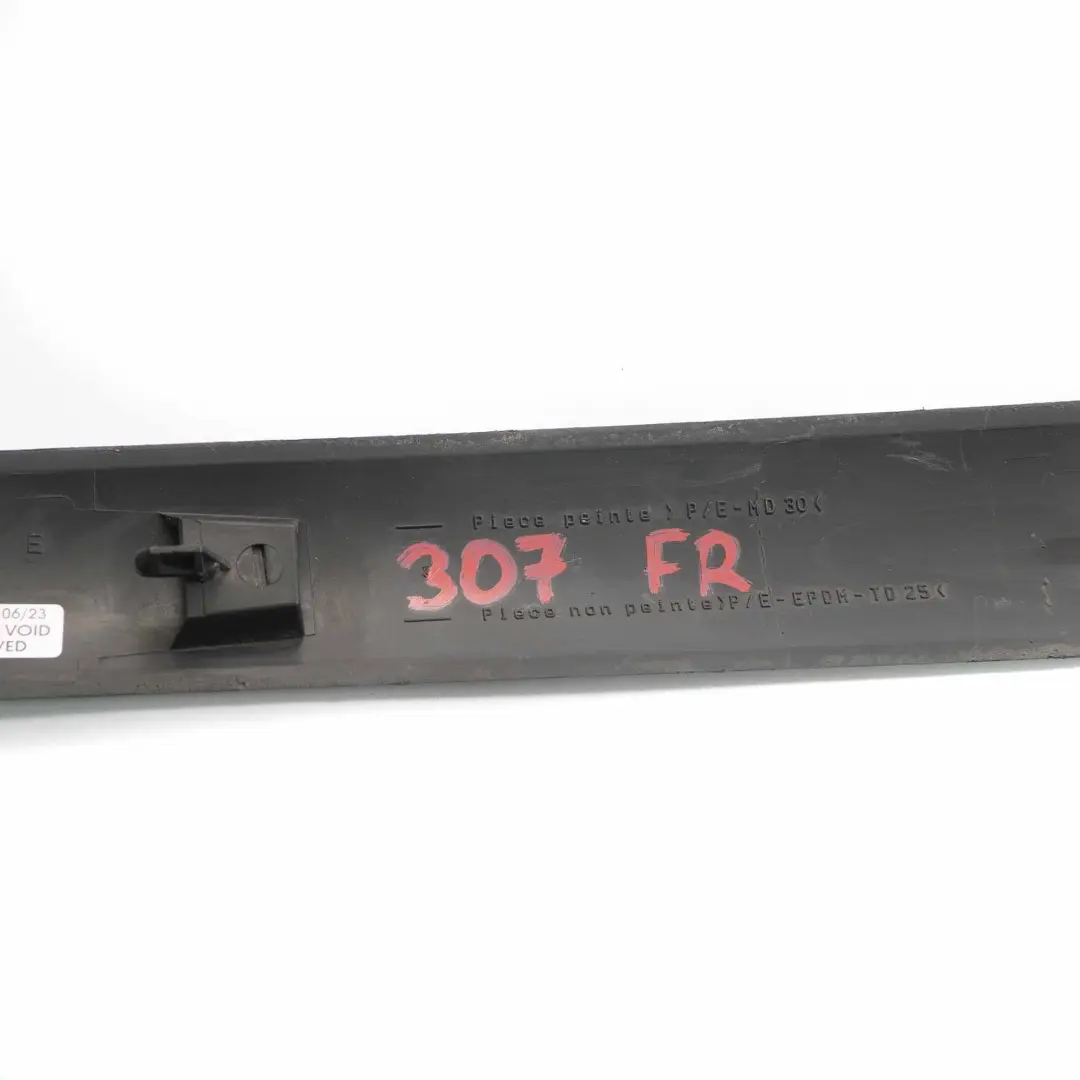 Peugeot 307 Embellecedor puerta delantera derecha decorativo - SKU 9634011077 - Número de pieza 9634011077