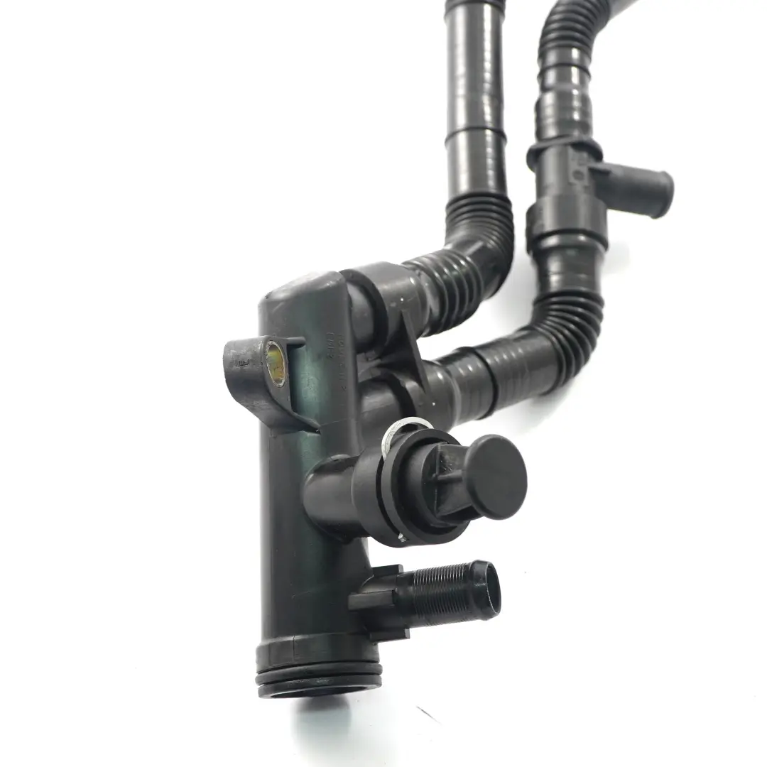 Tuyau d'eau refroidissement moteur pour Peugeot 307 1.4 HDI Diesel à propos du numéro de pièce 9641522280 Peugeot 307 1.4 HDI Diesel Tuyau d'eau refroidissement moteur - SKU 9641522280 - Numéro de pièce 9641522280