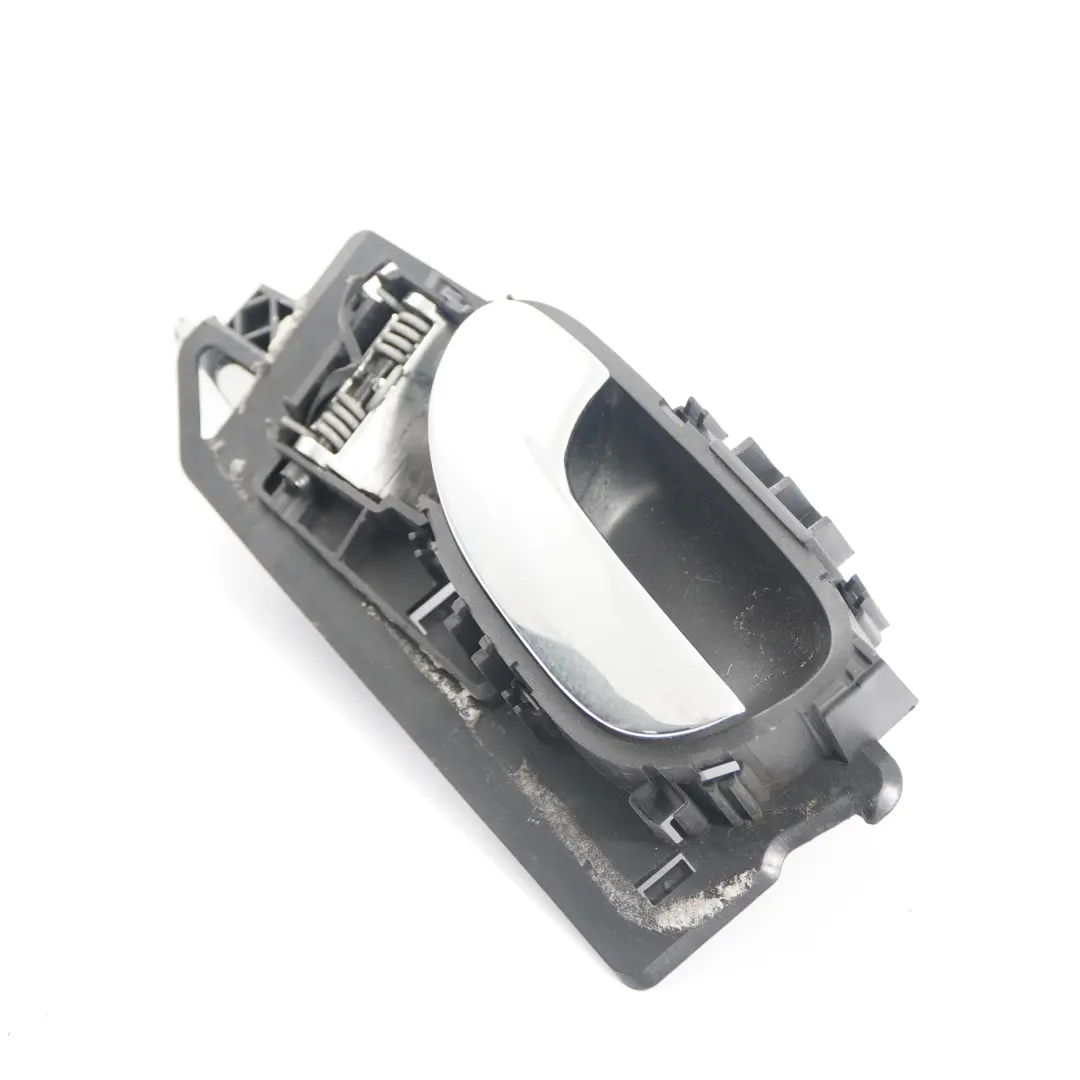 Klamka Drzwi Lewa Przód Tył Chrom do Peugeot 307 o numerze 9643604577 Peugeot 307 Klamka Drzwi Lewa Przód Tył Chrom - SKU 9643604577 - Numer Części 9643604577