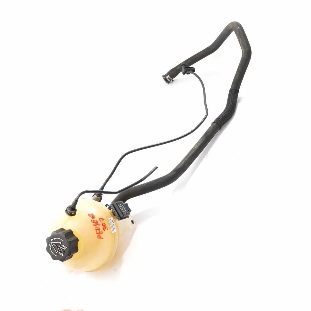 Réservoir d'expansion de liquide de refroidissement pour Peugeot 307 à propos du numéro de pièce 9646903180 Peugeot 307 Réservoir d'expansion de liquide de refroidissement - SKU 9646903180 - Numéro de pièce 9646903180