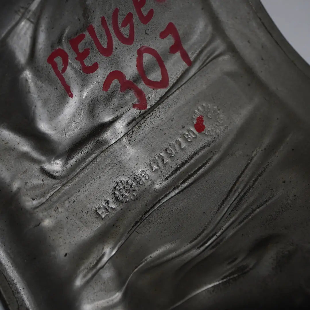 Collettore scarico Piastra paracalore per Peugeot 207 307 1.6 HDI Diesel con numero di parte 9647297280 Peugeot 207 307 1.6 HDI Diesel Collettore scarico Piastra paracalore - SKU 9647297280 - Numero di parte 9647297280