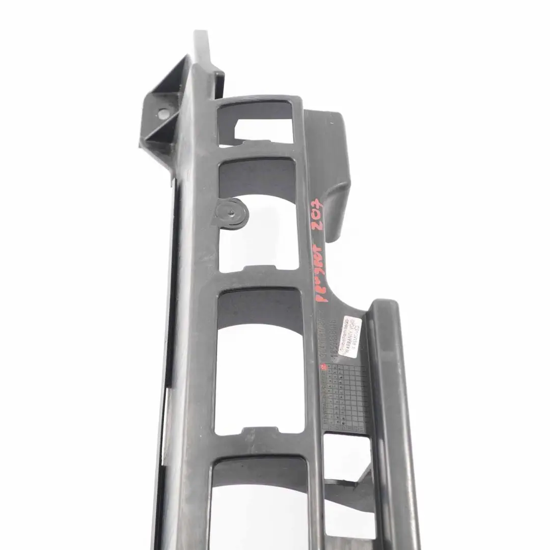 parachoques trasero centro de soporte de montaje para Peugeot 207 con número de pieza 9649681080 Peugeot 207 parachoques trasero centro de soporte de montaje - SKU 9649681080 - Número de pieza 9649681080