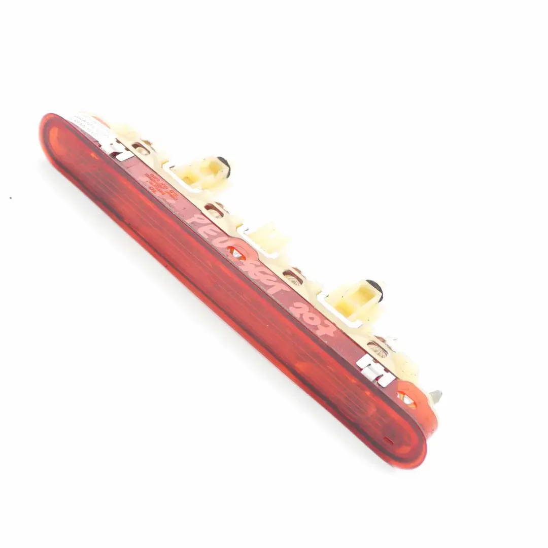 Tercera luz de freno trasera Tapa del maletero para Peugeot 207 con número de pieza 9649986880 Peugeot 207 Tercera luz de freno trasera Tapa del maletero - SKU 9649986880 - Número de pieza 9649986880