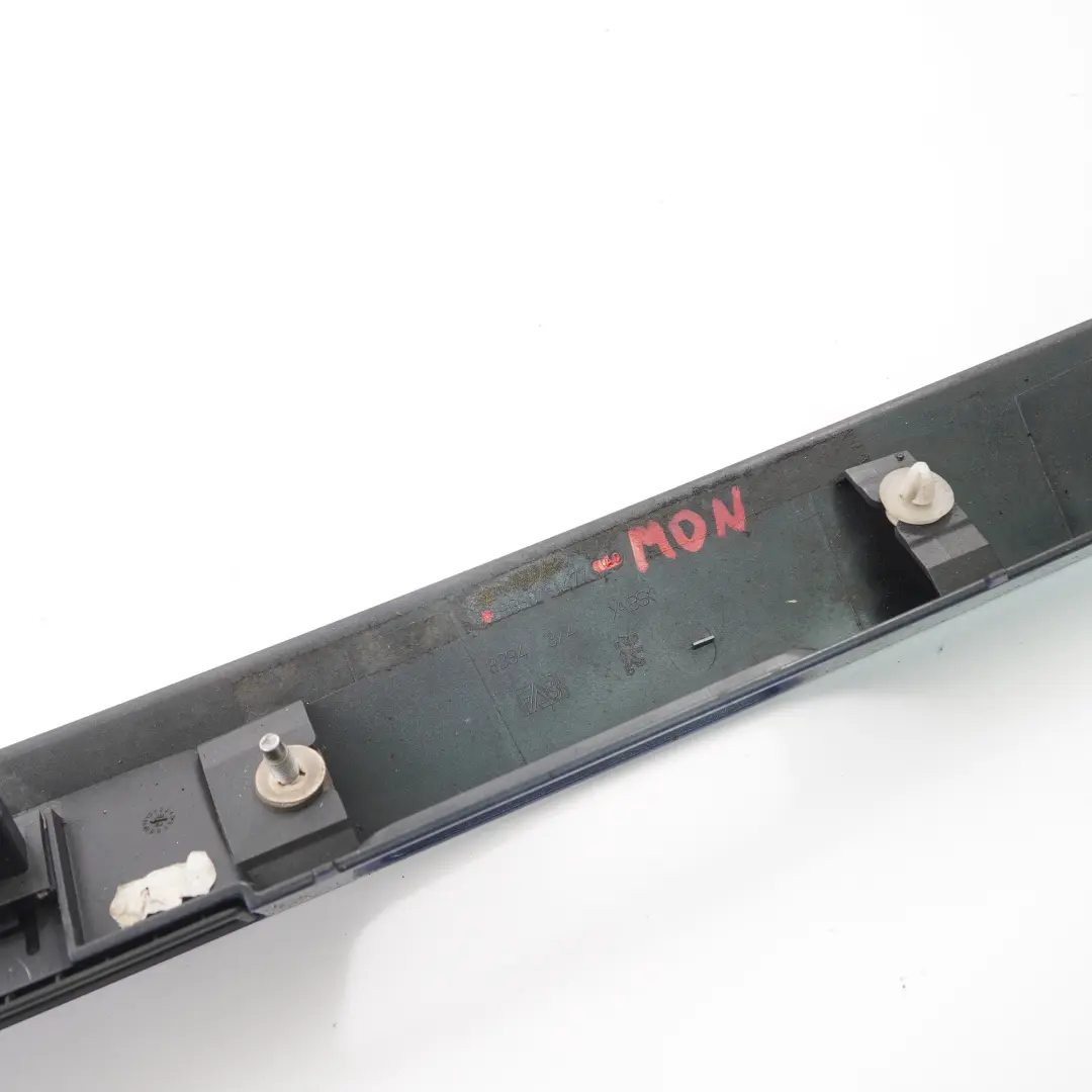 Kofferraum deckel Griff verkleidung Montebello Blau - KPL für Peugeot 207 mit Teilenummer 9650751477 Peugeot 207 Kofferraum deckel Griff verkleidung Montebello Blau - KPL - SKU 9650751477-MON - Teilenummer 9650751477