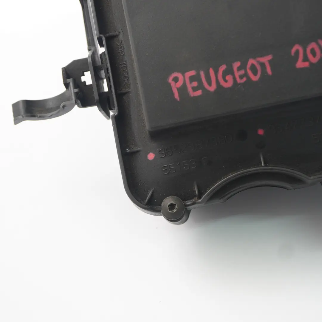 Tłumik Filtr Powietrza Tłumik Obudowa do Peugeot 207 1.4 HDI o numerze 9652987380 Peugeot 207 1.4 HDI Tłumik Filtr Powietrza Tłumik Obudowa - SKU 9652987380 - Numer Części 9652987380