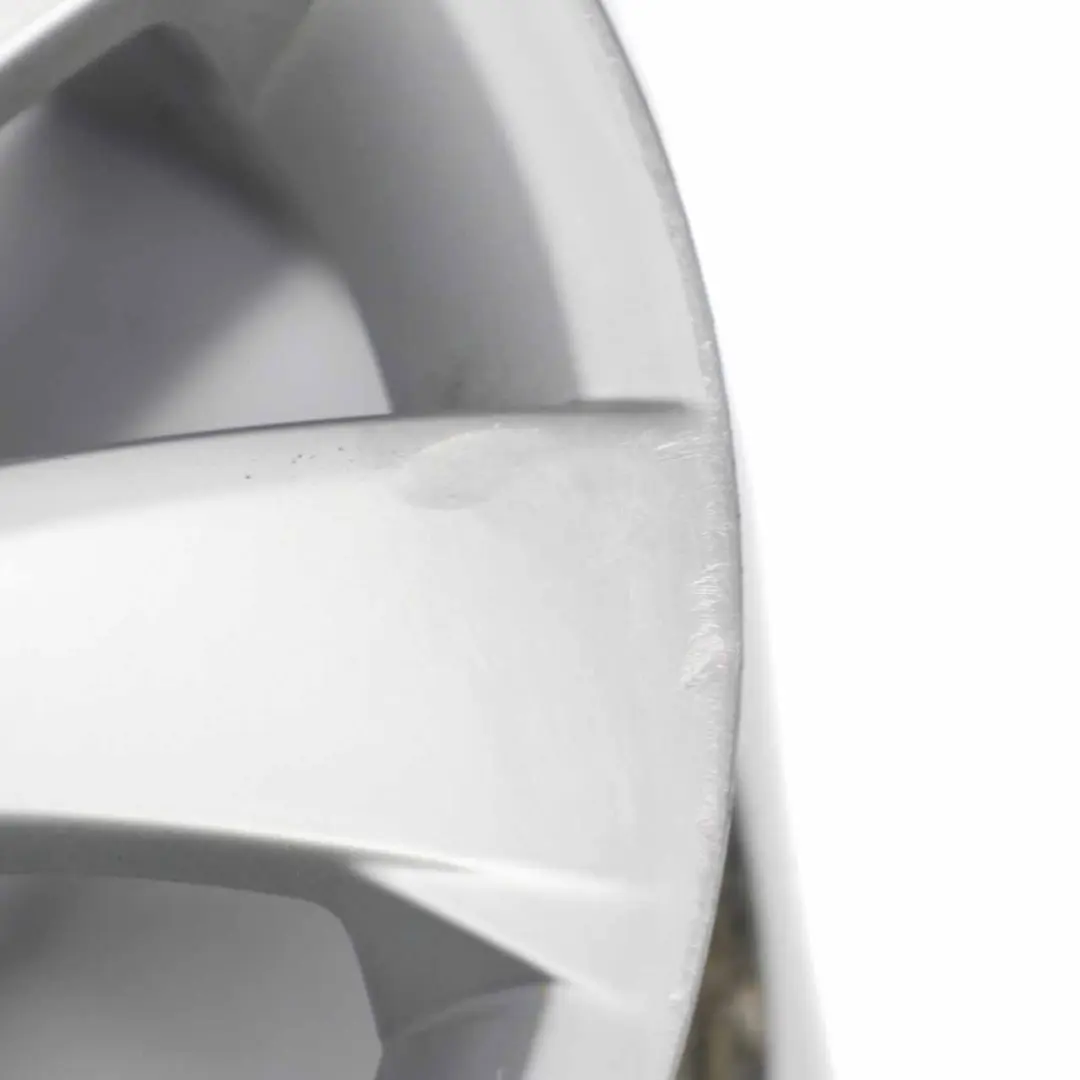 Citroen C4 Picasso Jante Alu Argent 16" ET:26 6,5J pour à propos du numéro de pièce 9654385880 Citroen C4 Picasso Jante Alu Argent 16" ET:26 6,5J - SKU 9654385880-1 - Numéro de pièce 9654385880