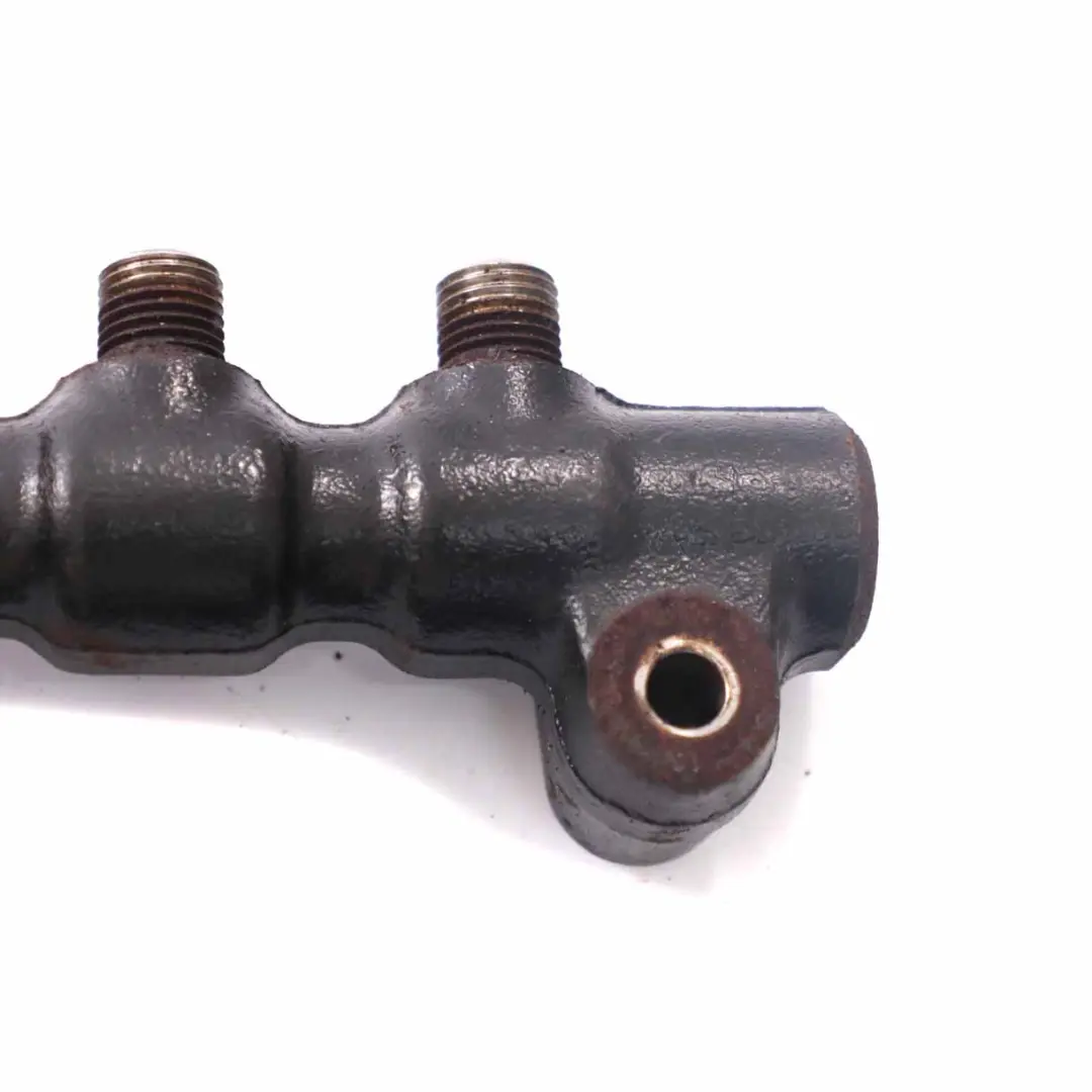 Injector Rail Line Pipe to Peugeot 207 1.6 HDI Diesel Fuel with Part number 9654592680 Peugeot 207 1.6 HDI Diesel Fuel Injector Rail Line Pipe - SKU 9654592680 - Part number 9654592680