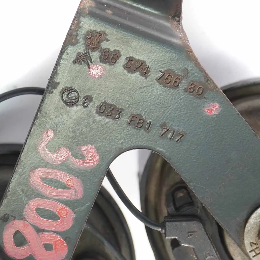 Señal de Doble Bocina Fanfarria Tono Alto Bajo para Peugeot 3008 con número de pieza 9657476680 Peugeot 3008 Señal de Doble Bocina Fanfarria Tono Alto Bajo - SKU 9657476680 - Número de pieza 9657476680