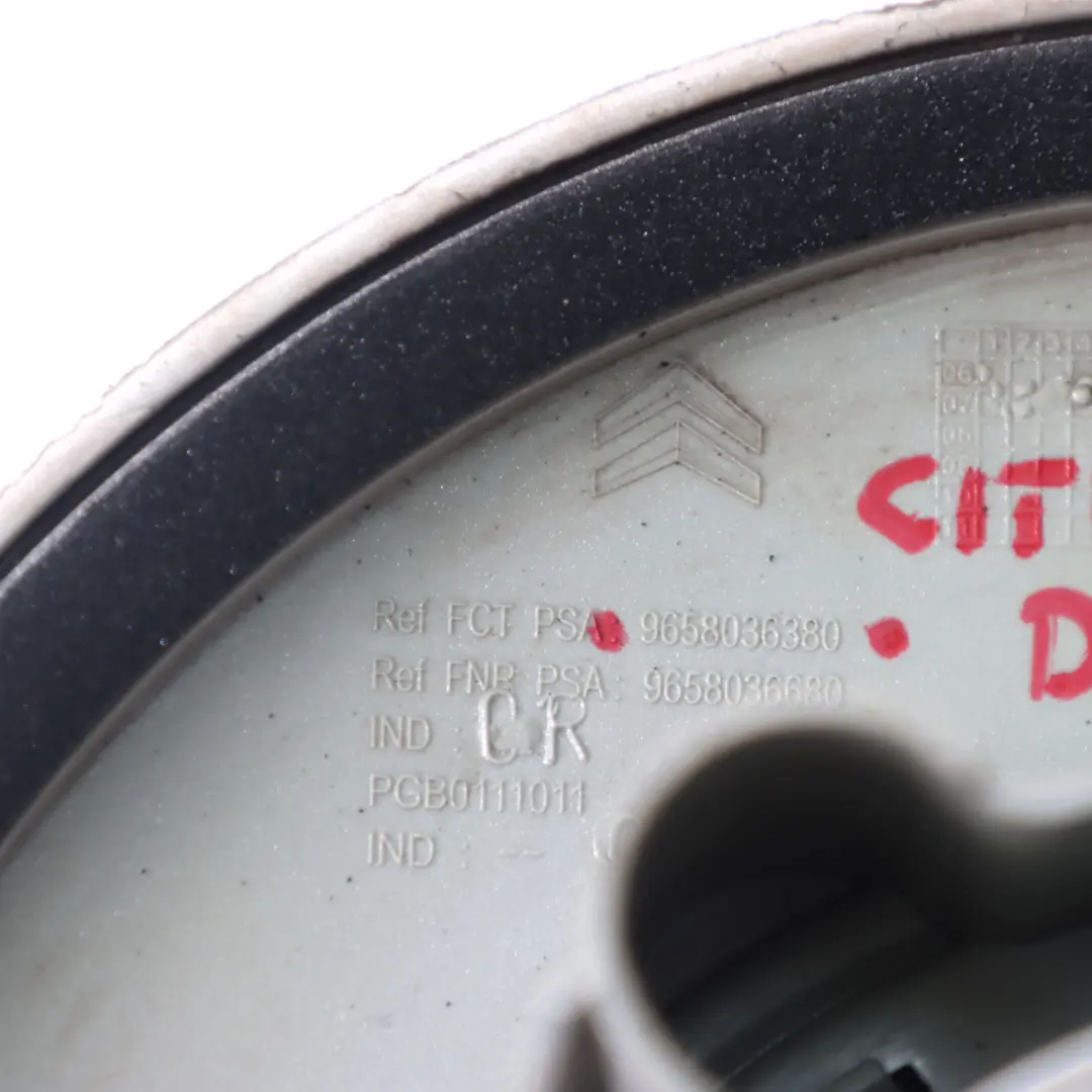 Citroen Jumpy Cuffia coprimozzo Trim 16" Pannello ruota Argento per con numero di parte 9658036380 Citroen Jumpy Cuffia coprimozzo Trim 16" Pannello ruota Argento - SKU 9658036380 - Numero di parte 9658036380