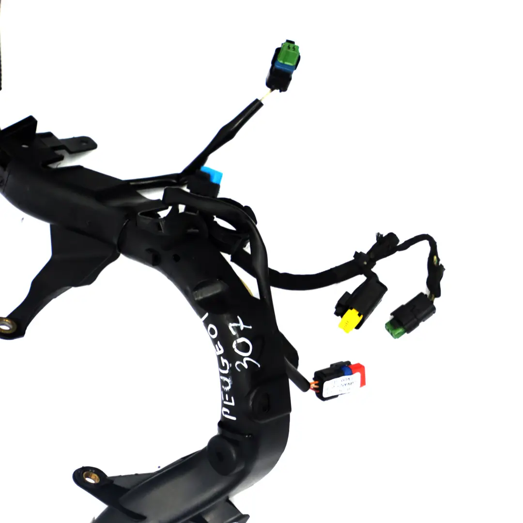 Faisceau de câbles de câblage du moteur pour Peugeot 307 1.6 HDI Diesel à propos du numéro de pièce 9658277780 Peugeot 307 1.6 HDI Diesel Faisceau de câbles de câblage du moteur - SKU 9658277780 - Numéro de pièce 9658277780