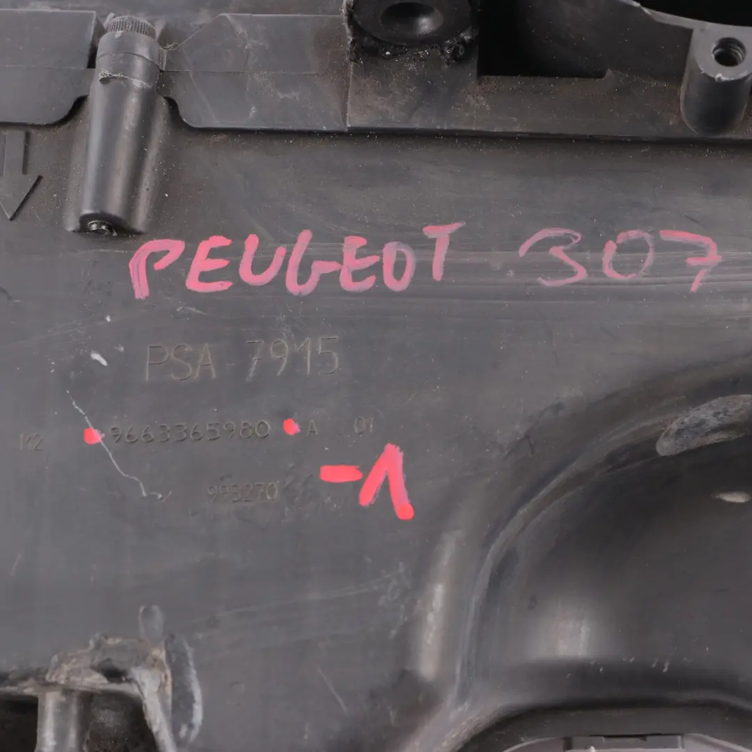 Intake Silencer Air Filter Muffler Box Housing to Peugeot 307 1.6 HDI with Part number 9663365980 Peugeot 307 1.6 HDI Intake Silencer Air Filter Muffler Box Housing - SKU 9663365980-1 - Part number 9663365980