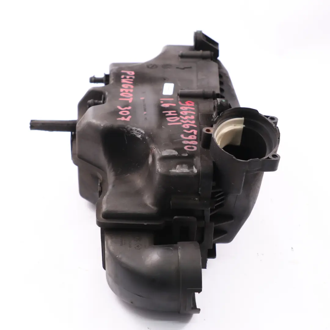 Intake Silencer Air Filter Muffler Box Housing to Peugeot 307 1.6 HDI with Part number 9663365980 Peugeot 307 1.6 HDI Intake Silencer Air Filter Muffler Box Housing - SKU 9663365980 - Part number 9663365980